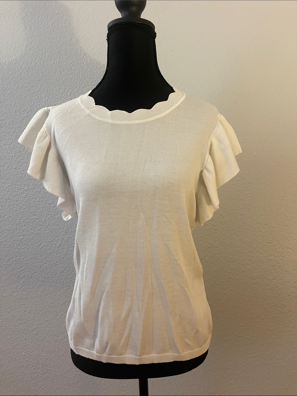 Scallop Neck Ruffle Short Sleeve Top - White